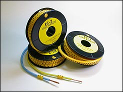 Маркировка кабелей с помощью кабельных маркеров